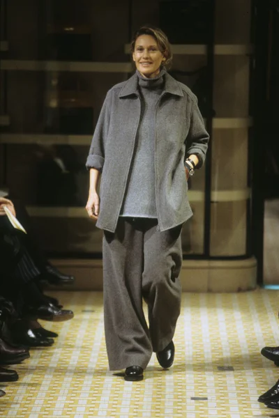 Look 3
